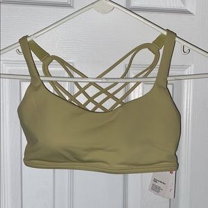 BNWT Women’s Lululemon Free To Be Bra *Wild